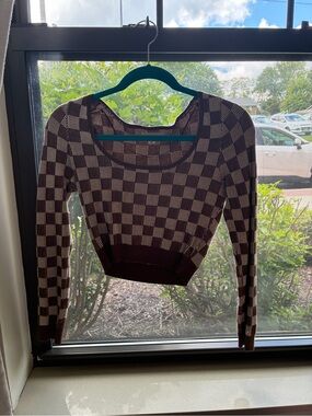 PacSun Brown and Cream Checkerboard Long Sleeve Crop Top